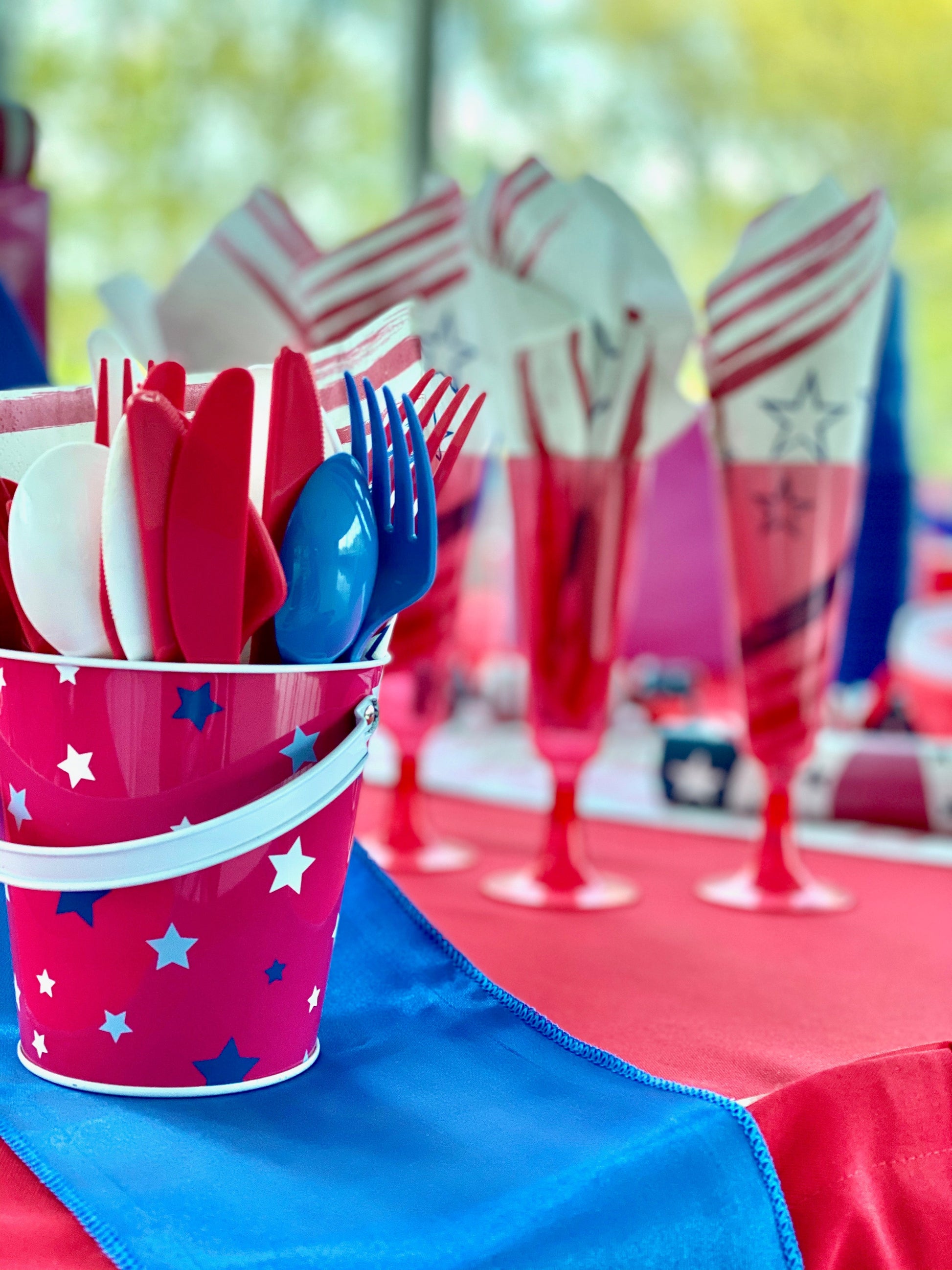 Premium Heavy Weight Red, White and Blue Combo Cutlery